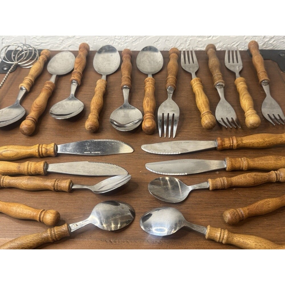 Old Homestead 22 Pc Flatware Set Wooden Handle MCM Stainless Taiwan Cutlery